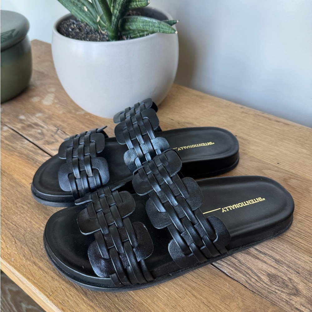 INTENTIONALLY BLANK Black Brian Woven Slide Sandals